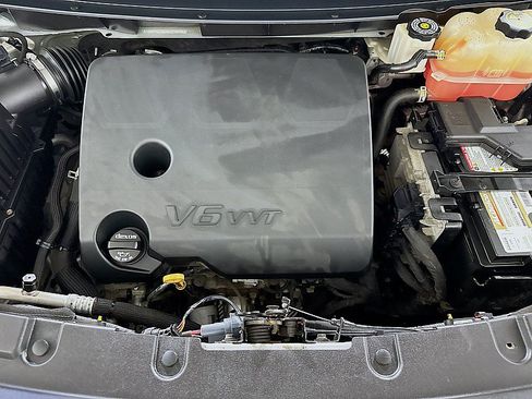 Used 2019 Chevrolet Traverse LT FWD image 30