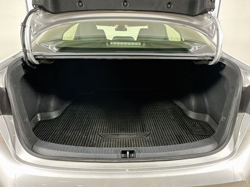 Used 2020 Toyota Corolla LE FWD image 27