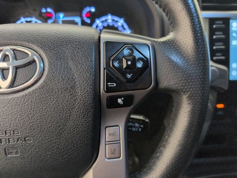 Used 2022 Toyota 4Runner SR5 Premium AWD/4WD image 37