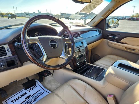 Used 2007 GMC Yukon Denali image 11