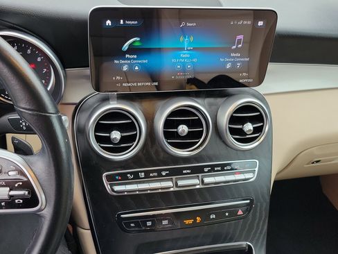 Used 2022 Mercedes-Benz GLC 300 image 15