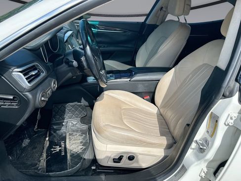 Used 2015 Maserati Ghibli RWD image 11