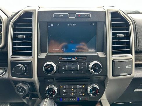 Used 2018 Ford F150 Lariat w/ Heavy-Duty Payload Package AWD/4WD image 22