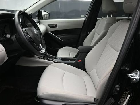 Used 2023 Toyota Corolla Cross LE w/ Moonroof Package AWD/4WD image 14