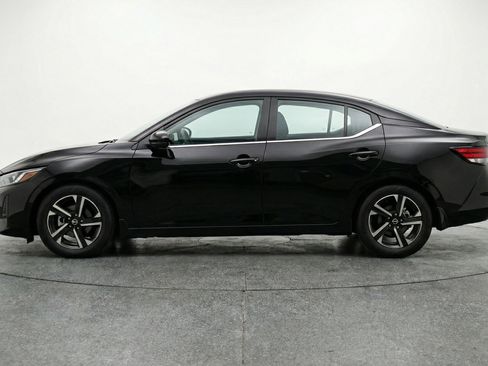 Used 2025 Nissan Sentra SV image 5