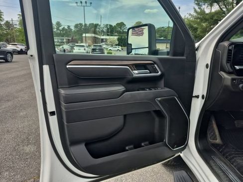 Used 2025 Chevrolet Silverado 2500 LT w/ Convenience Package AWD/4WD image 11
