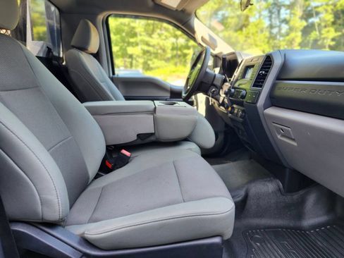 Used 2021 Ford F550 4x4 Regular Cab Super Duty image 9