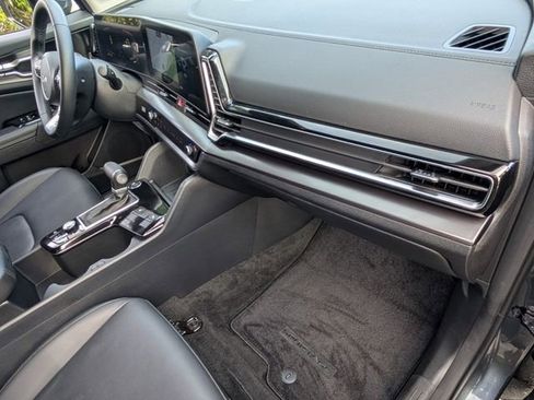 Used 2024 Kia Sportage EX image 21