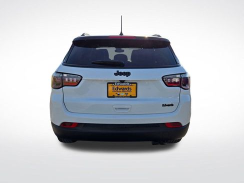 Used 2022 Jeep Compass Latitude w/ Convenience Group FWD image 4