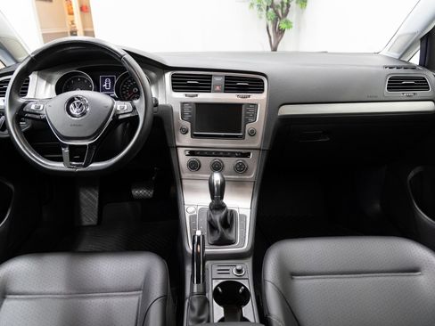 Used 2017 Volkswagen Golf S FWD image 5
