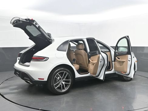 New 2026 Porsche Macan AWD/4WD image 40