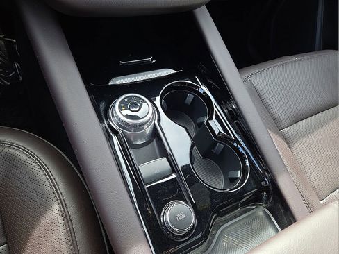 Used 2025 Ford Explorer Platinum w/ LUX Leather Package image 29