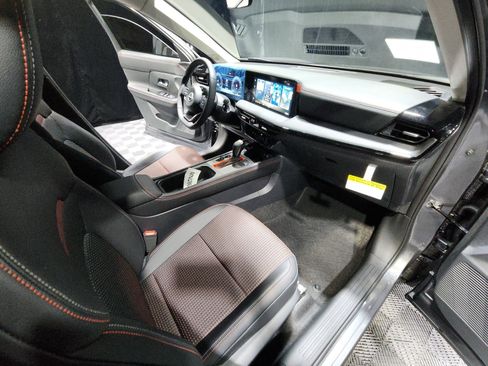 New 2026 Nissan Kicks SR FWD image 21