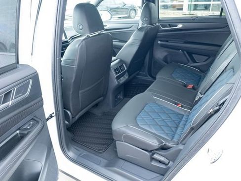 New 2026 Volkswagen Atlas Cross Sport SEL Premium R-Line AWD/4WD image 30