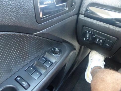 Used 2006 Ford Fusion SEL FWD image 28