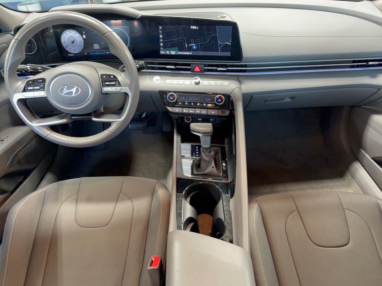 Used 2025 Hyundai Elantra SEL FWD image 17
