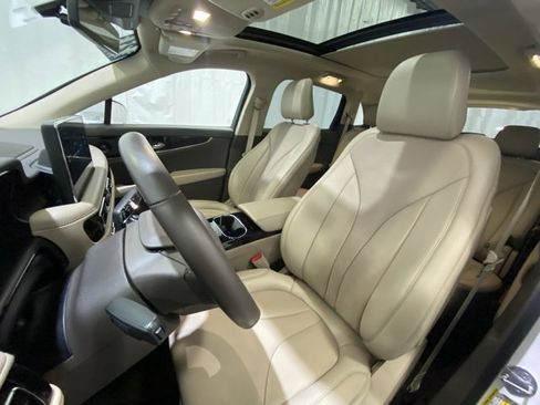 Used 2021 Lincoln Nautilus Reserve w/ Equipment Group 201A image 10