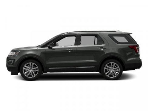 Used 2017 Ford Explorer XLT w/ Equipment Group 202A FWD image 3