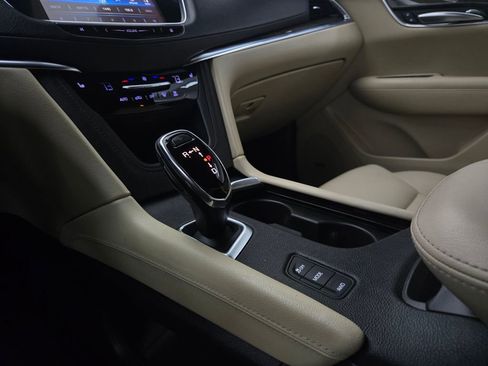 Used 2018 Cadillac XT5 AWD image 24