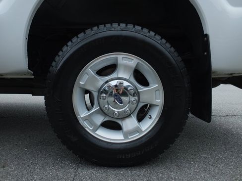 Used 2016 Ford F250 XLT AWD/4WD image 10