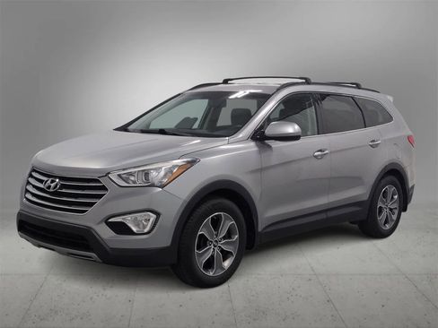 Used 2015 Hyundai Santa Fe GLS image 4