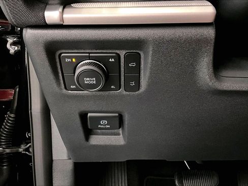 Used 2025 Ford Expedition Max Active AWD/4WD image 39