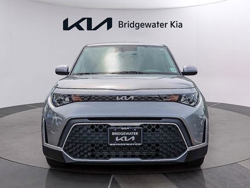 Certified 2025 Kia Soul LX w/ LX Technology Package FWD image 2