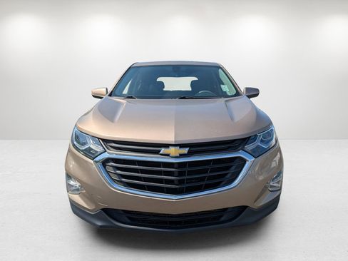 Used 2018 Chevrolet Equinox LT image 2