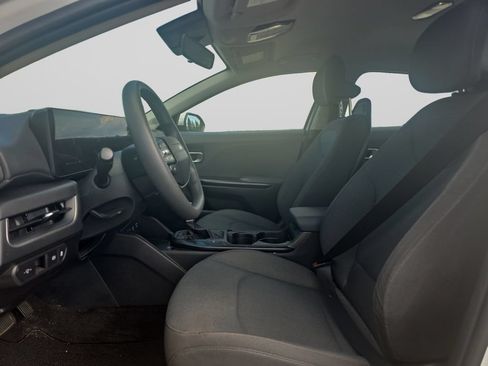Used 2025 Kia K4 FWD image 3