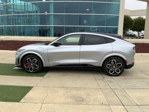 Used 2021 Ford Mustang Mach-E GT image 2