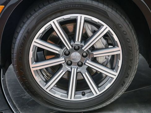 Used 2017 Audi Q7 3.0T Premium Plus AWD/4WD image 10