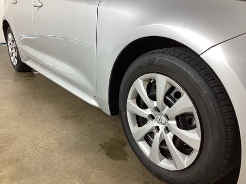 Used 2023 Toyota Corolla LE FWD image 6