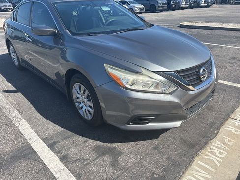 Used 2016 Nissan Altima 2.5 S w/ Interior Lighting Package image 1