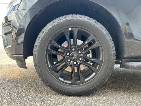 Used 2024 Ford Expedition XLT RWD image 7