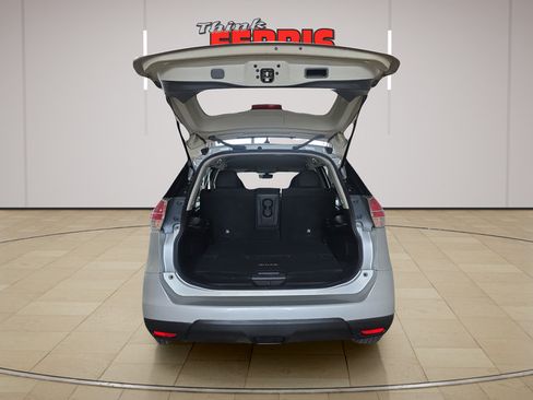 Used 2015 Nissan Rogue S AWD/4WD image 9