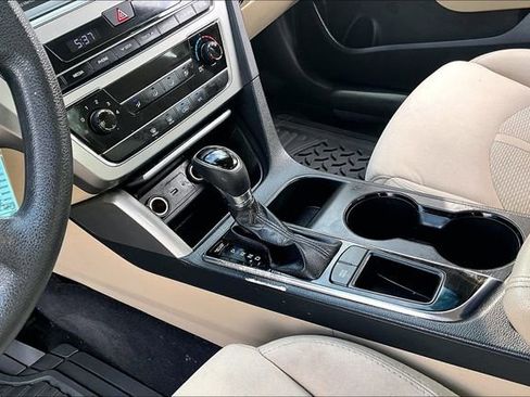 Used 2016 Hyundai Sonata SE image 14
