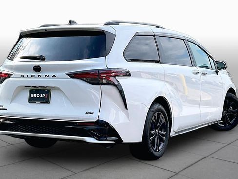 Used 2026 Toyota Sienna XSE AWD/4WD image 13