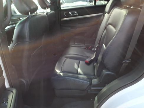 Certified 2019 Ford Explorer XLT w/ Equipment Group 202A image 14