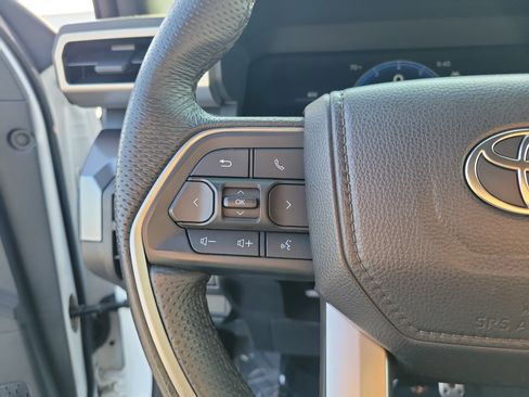 Used 2025 Toyota Tacoma TRD Sport AWD/4WD image 22