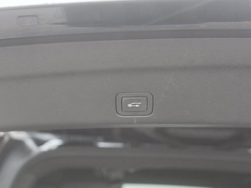 Used 2022 GMC Yukon Denali w/ Denali Ultimate Package image 7