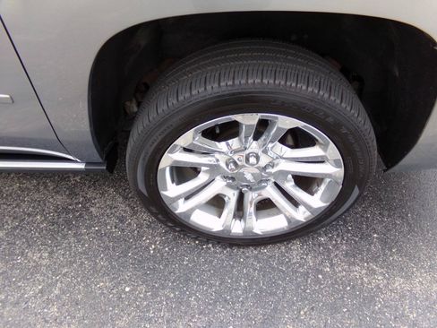 Used 2019 Chevrolet Suburban Premier w/ Premier Plus Edition AWD/4WD image 47