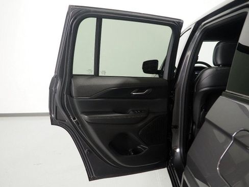 Used 2025 Jeep Grand Cherokee Altitude RWD image 51