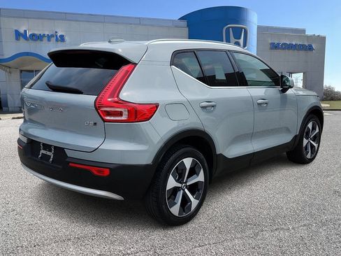 Used 2024 Volvo XC40 B5 Plus w/ Climate Package AWD/4WD image 4
