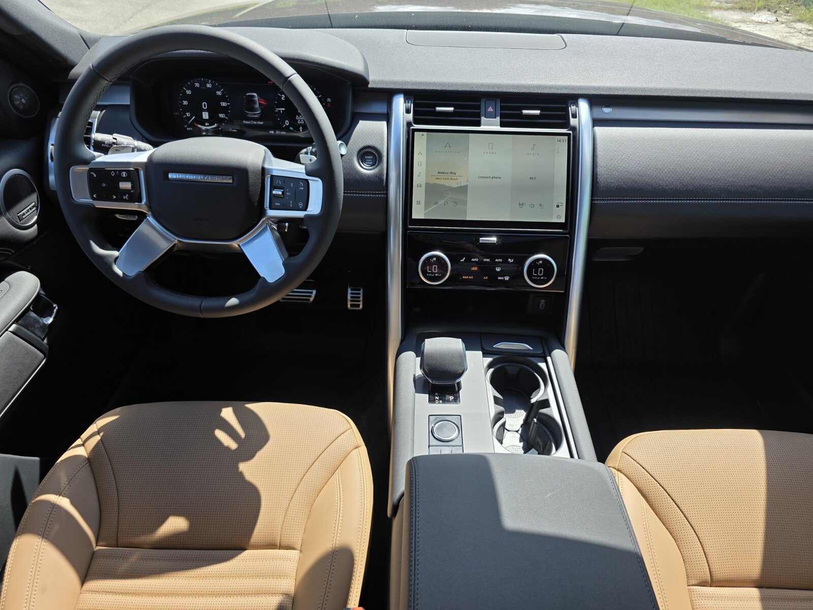 New 2026 Land Rover Discovery Limited Edition AWD/4WD image 4