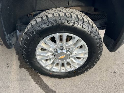 Used 2022 Chevrolet Silverado 2500 High Country image 14