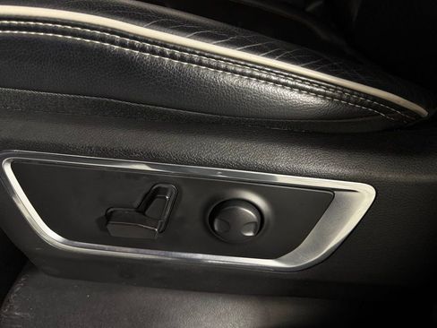 Used 2025 RAM 1500 Laramie image 24