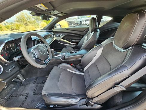 Used 2018 Chevrolet Camaro SS RWD image 17