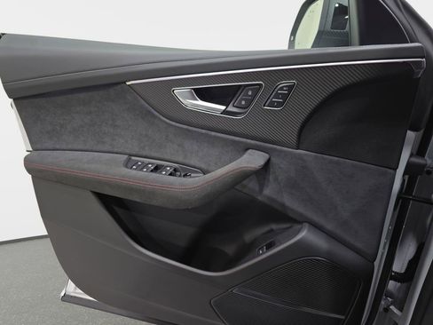 New 2026 Audi RS Q8 performance image 27