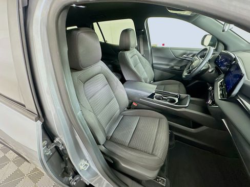 Used 2025 Chevrolet Equinox LT image 30