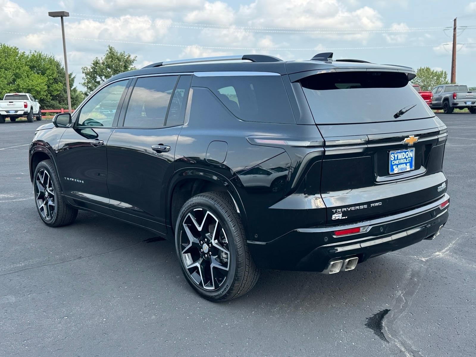 Used 2026 Chevrolet Traverse High Country w/ LPO, Floor Liner Package AWD/4WD image 3